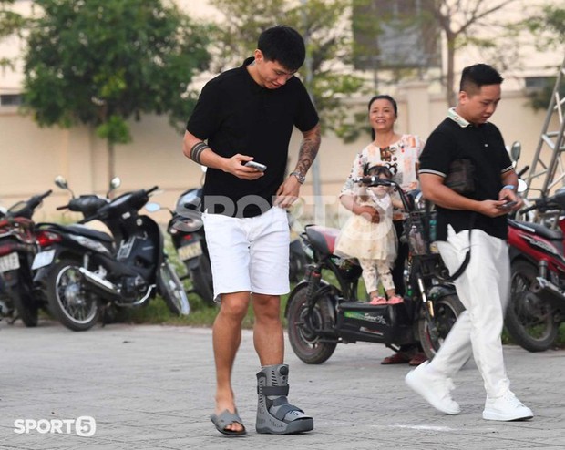 Đoàn Văn Hậu và Doãn Hải My sẽ đi Singapore sau đám cưới-1