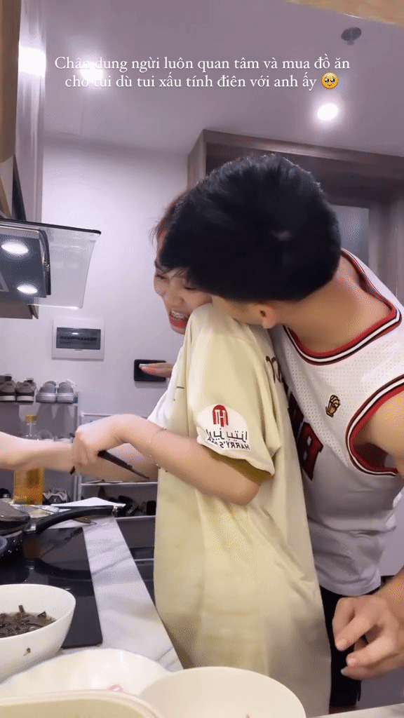 Bạn gái hotgirl khoe ảnh tại Nhật Bản, tiền đạo ĐT Việt Nam khen hết lời nhưng nhận cái kết đắng-6