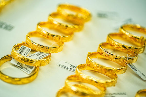 Giá vàng hôm nay 16/11/2023 bất ngờ lao dốc, vàng SJC giảm 200 nghìn đồng/lượng-2