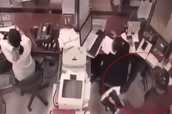 Đã bắt được nghi phạm cướp ngân hàng ở Nghệ An-4