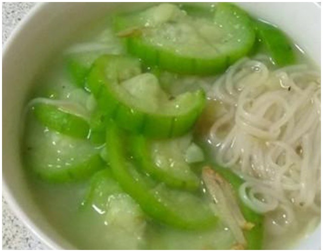 Mẹ chồng nấu cơm cữ cho con dâu, nhìn thực đơn hàng ngày ai cũng phải khóc thét-2