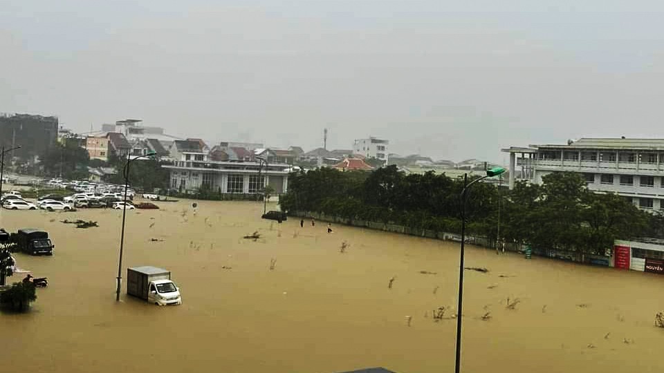 Mưa lũ khó lường, TT-Huế cho học sinh nghỉ học, dừng tất cả các hoạt động sự kiện-4
