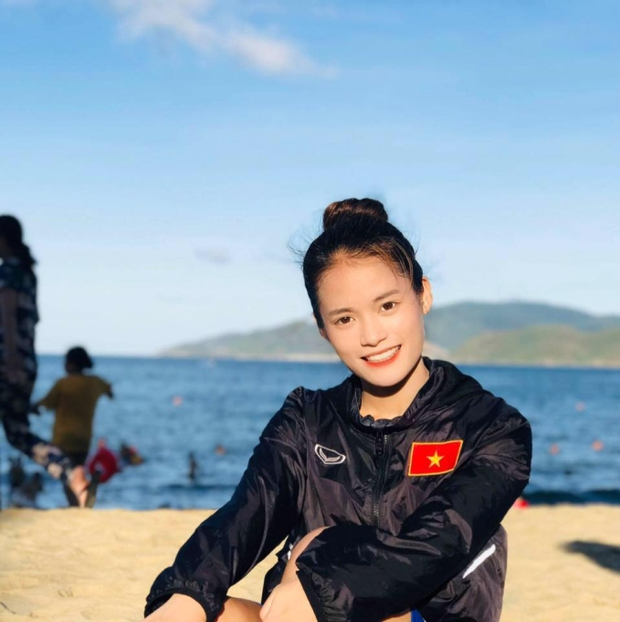 Hotgirl U19 nữ Việt Nam bất ngờ giải nghệ lấy chồng-5