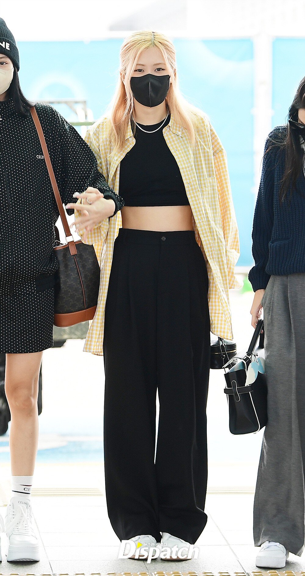 10 cách diện quần đen đơn giản mà sang trọng của Rosé-5