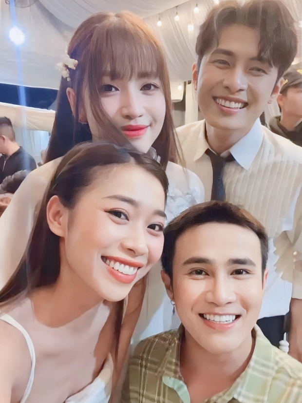 Puka diện áo dài xuất hiện tươi rói trong đám cưới ở Đồng Tháp, gây chú ý vì 1 món đồ chưa sao Vbiz nào dùng-8