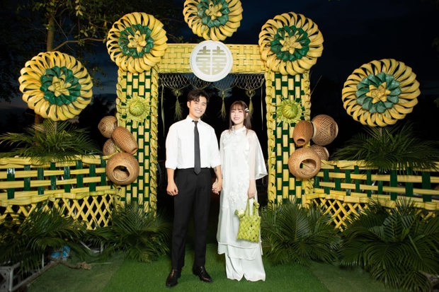 Puka diện áo dài xuất hiện tươi rói trong đám cưới ở Đồng Tháp, gây chú ý vì 1 món đồ chưa sao Vbiz nào dùng-6