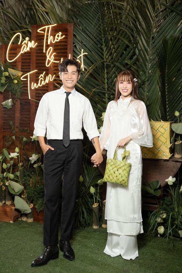 Puka diện áo dài xuất hiện tươi rói trong đám cưới ở Đồng Tháp, gây chú ý vì 1 món đồ chưa sao Vbiz nào dùng-5