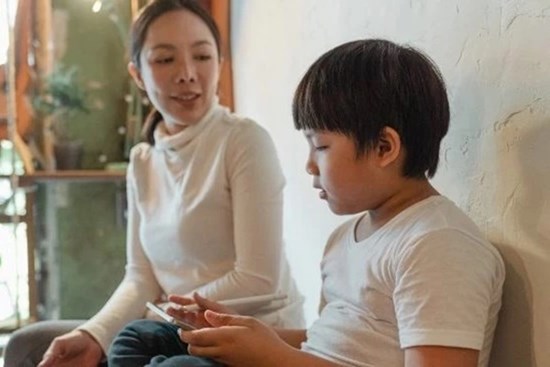 Ba kiểu cha mẹ này rất dễ biến con mình thành “kẻ thù”, đặc biệt là kiểu thứ ba, thật khủng khiếp!