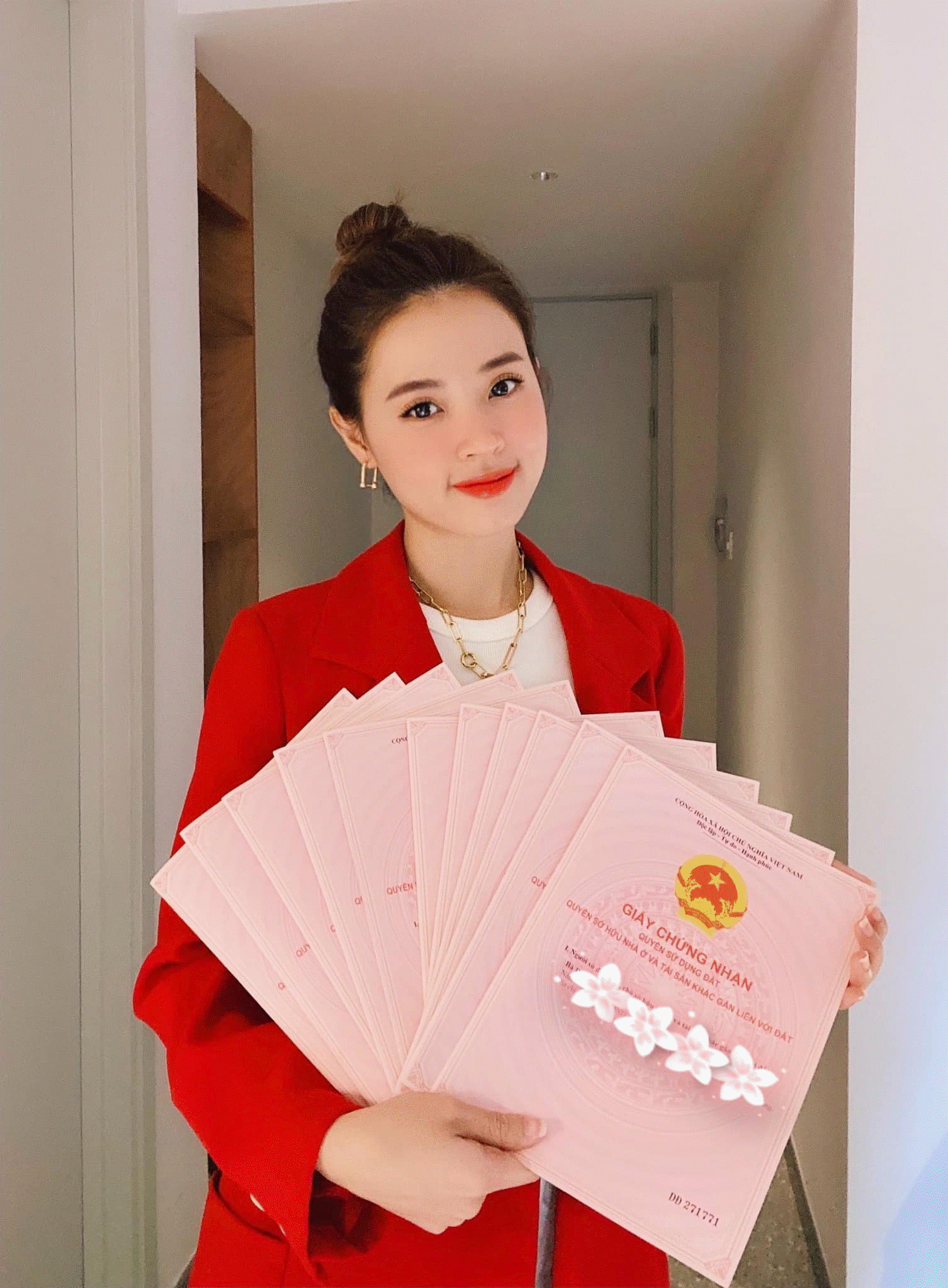 Căn nhà đầy phong cách của thần tiên tỷ tỷ Vbiz lận đận tình duyên nhưng trùm bất động sản, vừa tặng em trai quà cưới sương sương 2 sổ đỏ-4