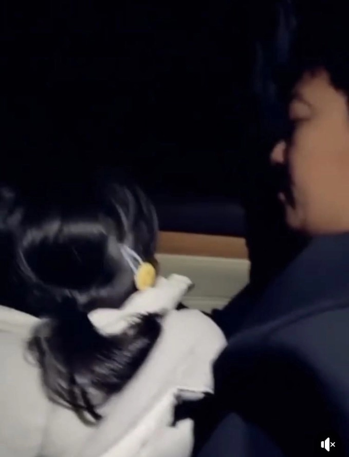 Xem một clip Trường Giang ngồi trên ô tô cùng con gái Destiny, nhiều người khen Mười Khó khéo dạy con vì chi tiết này-1