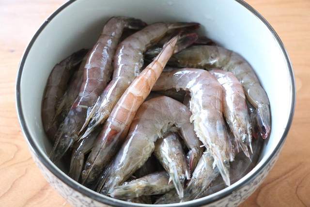 Cách đơn giản nhất làm món tôm thơm đậm đà, ngon miệng đến mức không còn cả vỏ-1