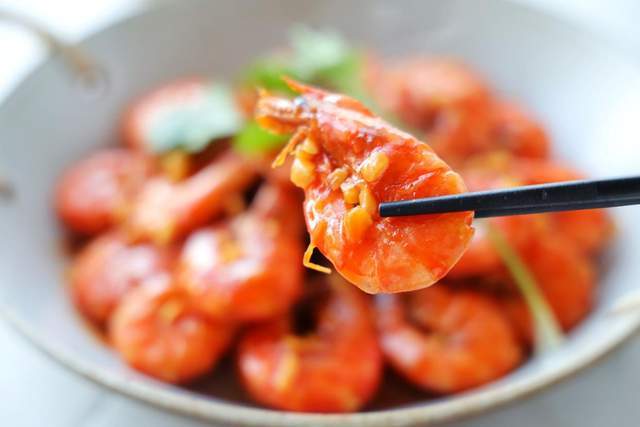 Cách đơn giản nhất làm món tôm thơm đậm đà, ngon miệng đến mức không còn cả vỏ-10