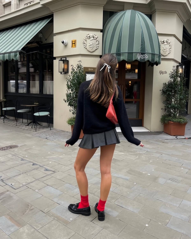 Thì ra đây là gam màu thống trị tủ đồ mùa đông của hội mặc đẹp, nếu bạn chưa sắm thì quả là sai sót-7