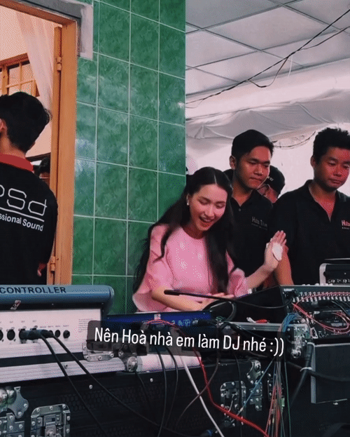 Sao Vbiz quậy bung nóc ở đám cưới Đồng Tháp của Puka: Hoà Minzy đứng bàn DJ, BB Trần - Hải Triều đã lên đồ bà ba!-1