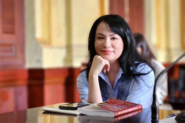 CLIP: Chạy xe máy lên cây cầu gãy để tự tử-2