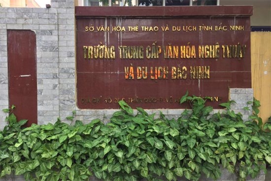 Giáo viên 'tố' bị nguyên hiệu trưởng 'ăn chặn' tiền phụ cấp suốt 7 năm