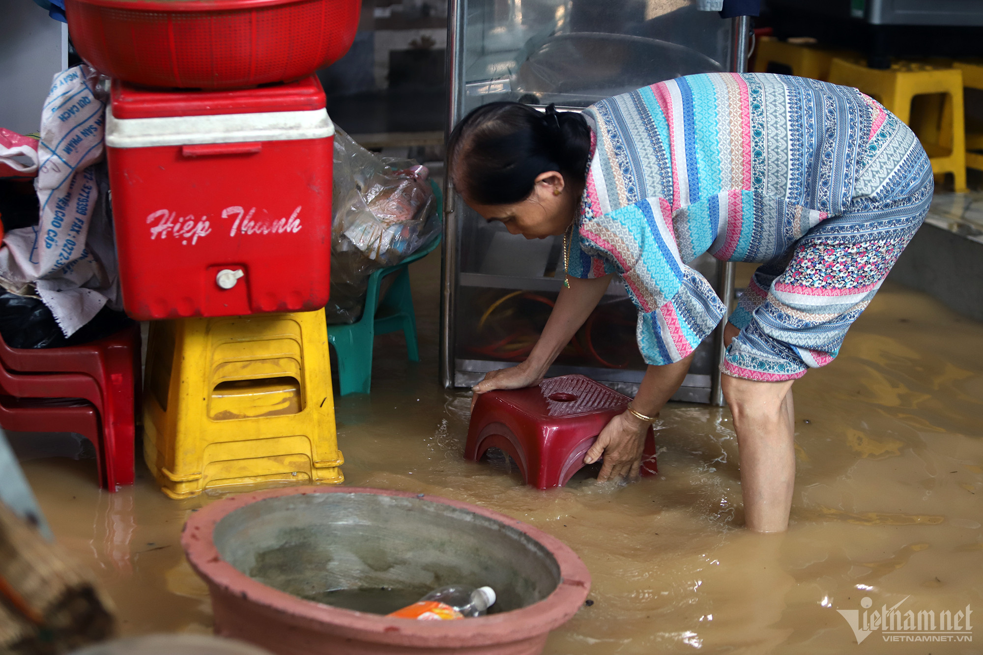 Mưa lớn kèm xả lũ, ngoại thành Nha Trang ngập tứ phía-10