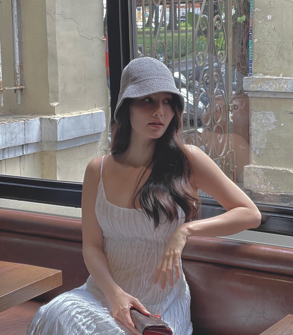 Phong cách dịu dàng của cô dâu tháng 12 Diễm My, ai thích diện đồ nữ tính nên tham khảo-5