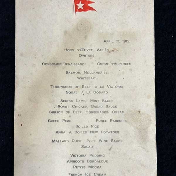 Khách ở khoang hạng nhất trên tàu Titanic trước khi bị đắm được ăn gì?-2