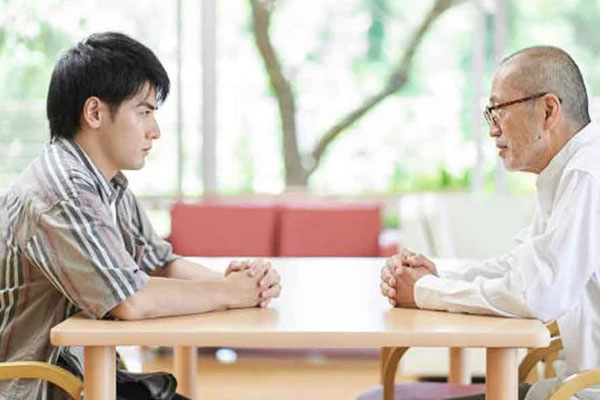 Anh trai tôi không chịu đưa tiền cho chị dâu vì có suy nghĩ sai lệch về vợ-2