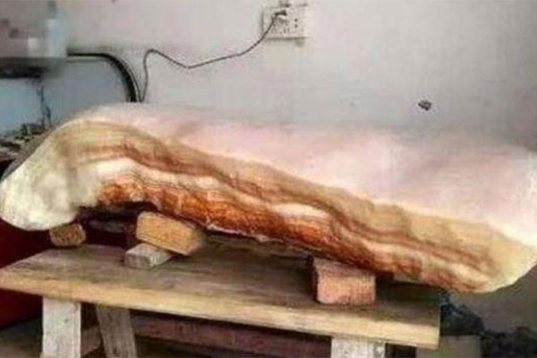 Cả làng đổ đi xem khối đá lạ, có người trả hơn 300 triệu cụ ông quyết không bán-1