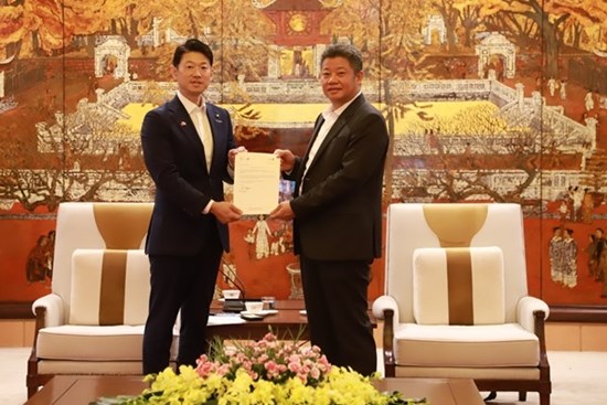Phó Chủ tịch UBND Thành phố Nguyễn Mạnh Quyền tiếp Thị trưởng thành phố Asahikawa (Nhật Bản)