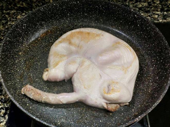 Trời lạnh nấu món canh từ gà và một bộ phận của lợn cho ấm bụng, cách nấu mới dễ làm sao!-3