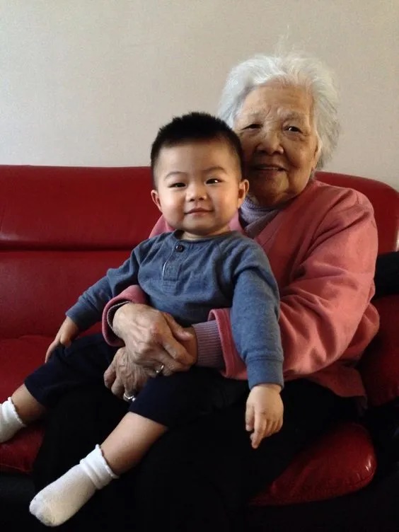 Đứa trẻ ở với ông bà hoặc bố mẹ từ nhỏ có sự khác biệt rõ ràng khi lớn lên-2