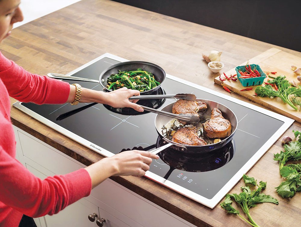 Đặt nồi trên bếp từ, cô gái tá hỏa khi thiết bị tự động bật rồi gây ra tình cảnh trớ trêu-2