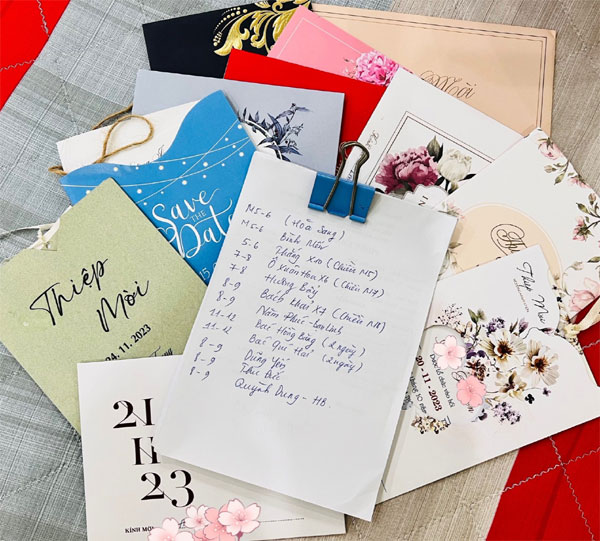 Đầu tháng nhận 12 thiệp cưới, nữ công nhân méo mặt tính đám đi, đám gửi-1