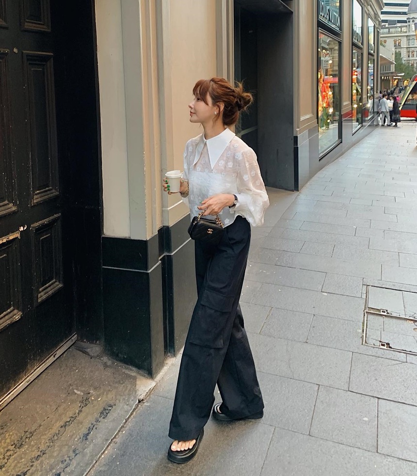 10 cách diện áo trắng và quần đen giúp bạn mặc đẹp mọi lúc mọi nơi-2