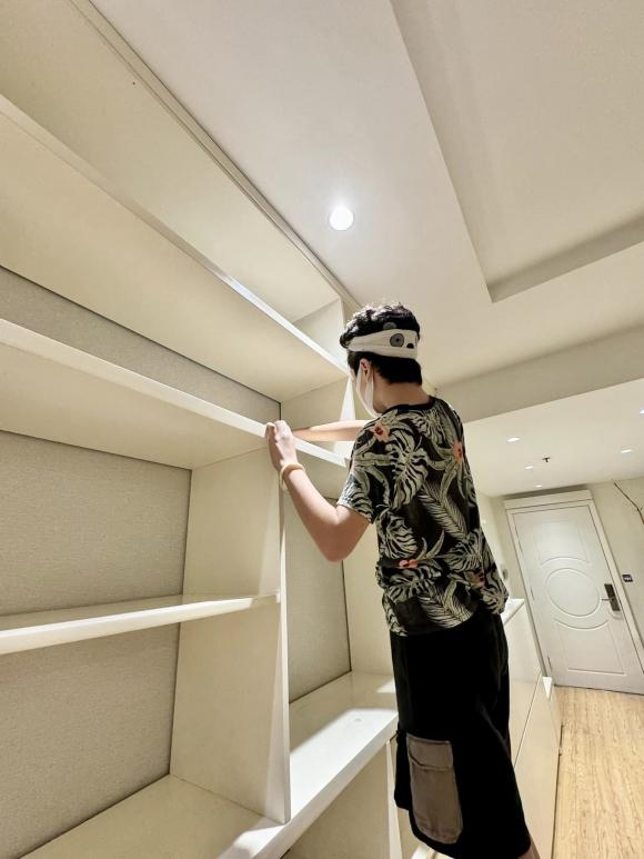 MC Đan Lê khoe không gian nhà mới, cảnh 2 nhóc tỳ tất bật lau dọn nhận mưa lời khen-2