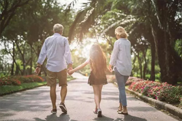 Chủ quan với nốt ruồi, một phụ nữ phát hiện ung thư hắc tố, chuyên gia chỉ rõ nốt ruồi có dấu hiệu này cần được khám sớm!-3