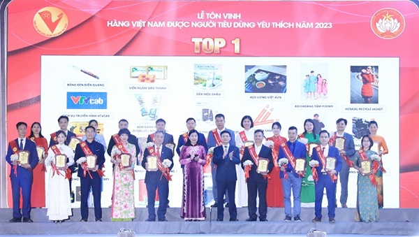 Tôn vinh 150 sản phẩm hàng Việt được người tiêu dùng yêu thích năm 2023-1