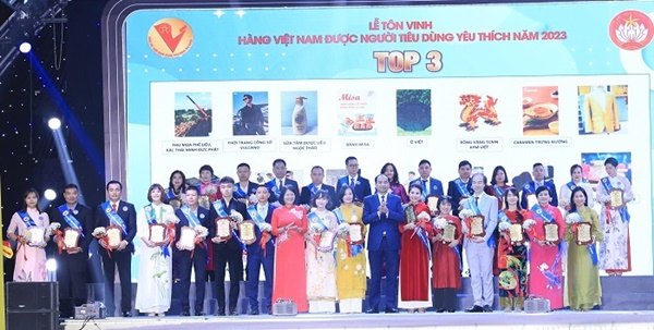 Tôn vinh 150 sản phẩm hàng Việt được người tiêu dùng yêu thích năm 2023-6