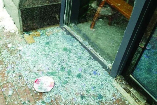 Đang ăn lẩu thì bếp từ phát nổ, 6 người gặp nạn: Nguyên nhân là thứ ai cũng có sẵn trong người-1