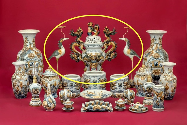 Tại sao bộ tam sự trên bàn thờ đôi hạc luôn phải đi cùng đỉnh thờ?-6