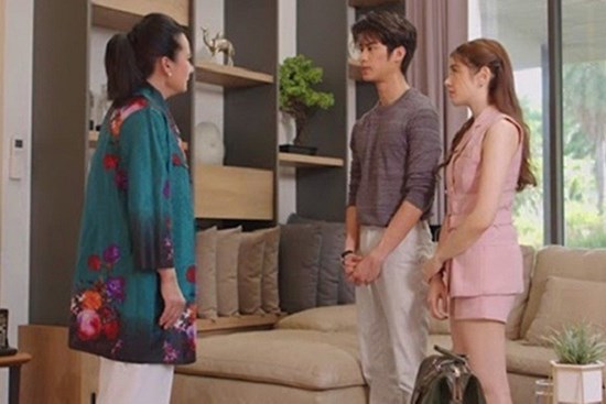 Đề phòng con dâu, mẹ chồng dặn con trai tự cầm vàng cưới, 2 năm sau bà méo mặt còn tôi cười