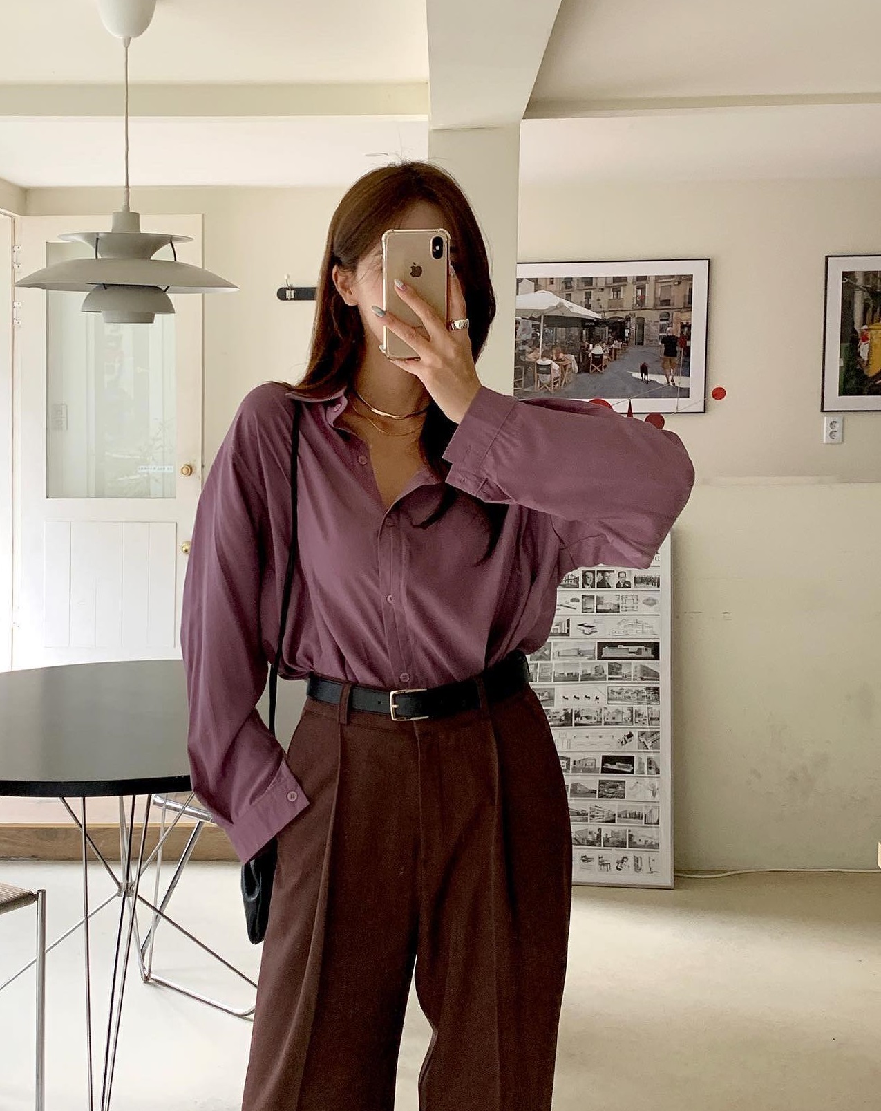 4 bí kíp mặc quần âu tối màu sang trọng, không lo bị cộng tuổi-7