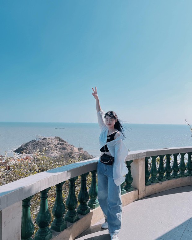 Nhan sắc đời thường xinh như búp bê của VĐV 2k4 vừa giành HCV Wushu thế giới 2023-6