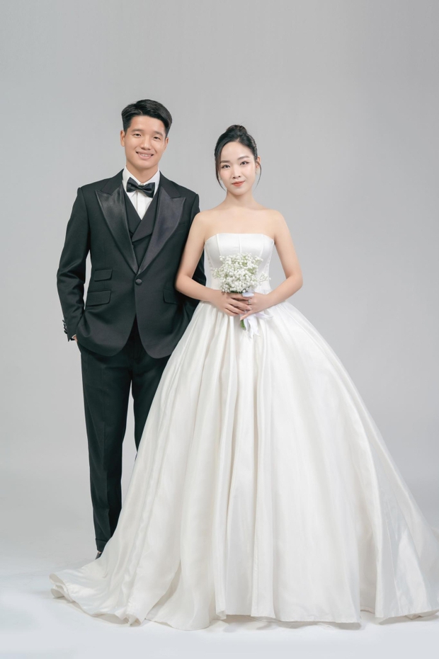 Dàn WAGs Việt làm giáo viên đọ sắc dịp 20/11: Vợ Phan Văn Đức nức tiếng một thời-5