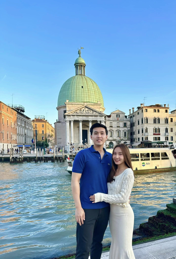 Cơ trưởng điển trai đi nghe hát chốt” cưới cô ca sĩ: Giấu vợ chuyện bố mẹ ngăn cản, chi tiêu thoải mái sau kết hôn-7