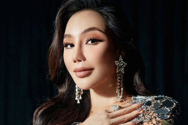 Hồ Quỳnh Hương tự tin để lộ khuôn mặt lúc ít son phấn, nhan sắc tuổi 44 ra sao?-4