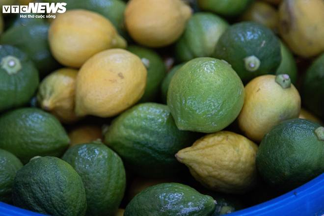 Quán trà chanh giã tay ngày bán hơn 200 cốc, khách xếp hàng chờ mua kín vỉa hè-4