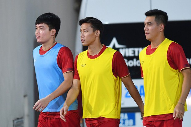 Văn Thanh bị sưng một bên mắt, Tiến Linh tiết lộ công thức lập siêu phẩm vào lưới ĐT Iraq-2