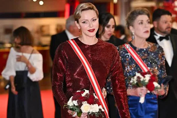 Vương phi Monaco xuất hiện sau tin đồn rạn nứt với chồng, khí chất khiến nhiều người trầm trồ-2