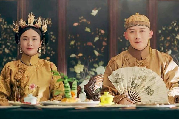 Chuyện Hoàng đế nhà Thanh hưởng thụ cuộc sống: Đi vệ sinh cần 6 người hầu-2