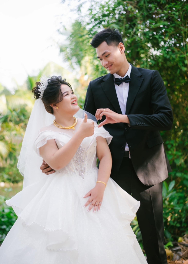 Chủ động tỏ tình với cậu bạn học cao 2,03m, cô gái có cuộc sống ngọt ngào sau 8 năm bên nhau-5