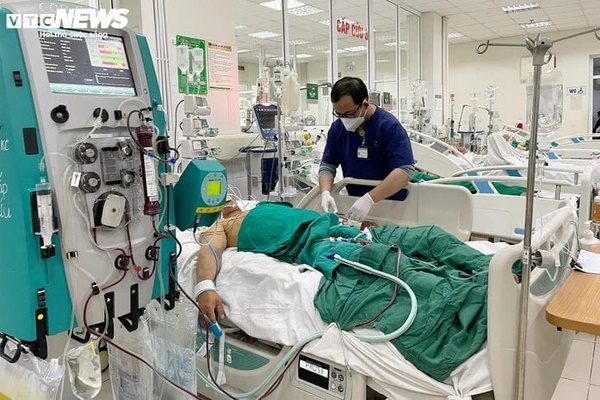 Người bệnh sốt xuất huyết trở nặng, tử vong vì chủ quan hết sốt là hết bệnh-1