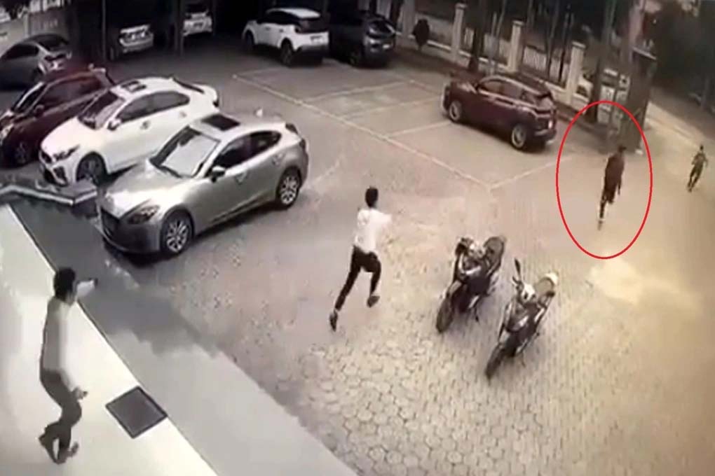 Hé lộ nguyên nhân khiến Phó giám đốc công ty gỗ đi cướp ngân hàng-2